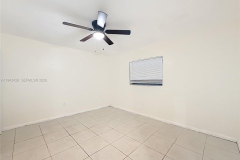 Appartement à louer à North Miami Beach, Floride: 1 chambre, 654.12 m2 № 1999956 - photo 29