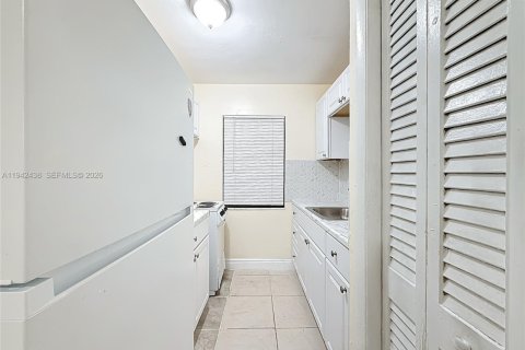 Appartement à louer à North Miami Beach, Floride: 1 chambre, 654.12 m2 № 1999956 - photo 25