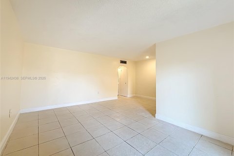 Appartement à louer à North Miami Beach, Floride: 1 chambre, 654.12 m2 № 1999956 - photo 19
