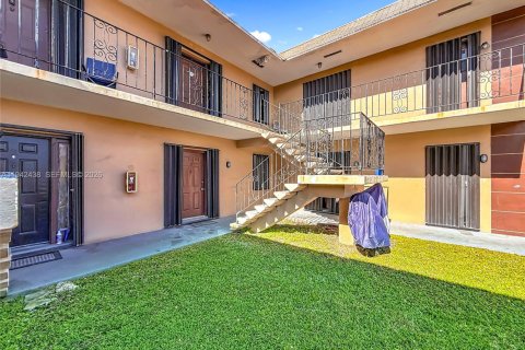 Appartement à louer à North Miami Beach, Floride: 1 chambre, 654.12 m2 № 1999956 - photo 13