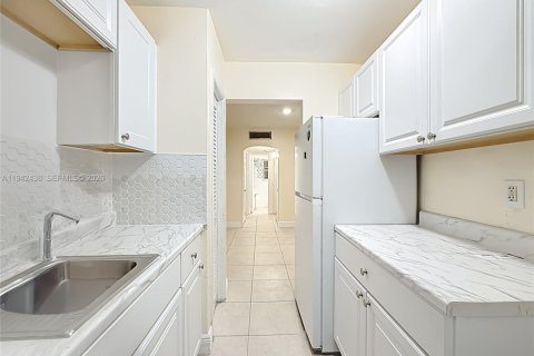 Appartement à louer à North Miami Beach, Floride: 1 chambre, 654.12 m2 № 1999956 - photo 28