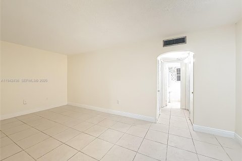 Appartement à louer à North Miami Beach, Floride: 1 chambre, 654.12 m2 № 1999956 - photo 22