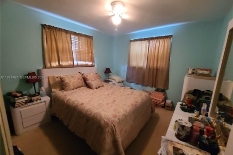 House in Miami Gardens, Florida 3 bedrooms, 144.09 sq.m. № 2042994 - photo 18