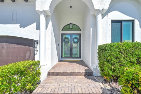 House in Cutler Bay, Florida 4 bedrooms, 252.97 sq.m. № 1834540 - photo 1