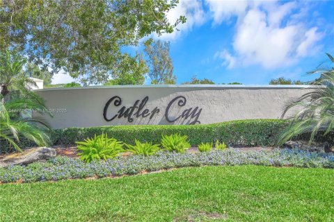 Villa ou maison à louer à Cutler Bay, Floride: 4 chambres, 252.97 m2 № 1834540 - photo 17