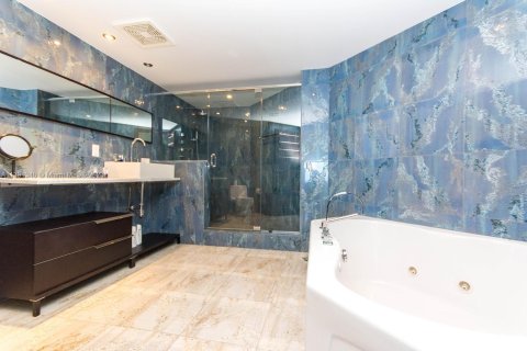 Condominio en venta en Sunny Isles Beach, Florida, 2 dormitorios, 148.83 m2 № 1938571 - foto 22