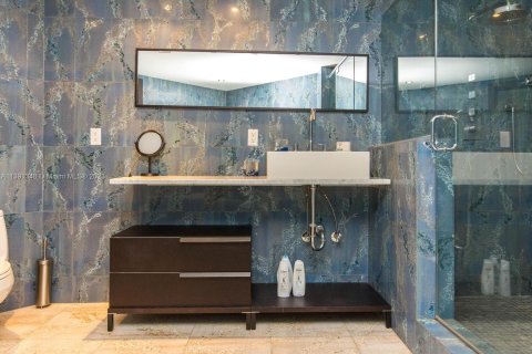 Condo in Sunny Isles Beach, Florida, 2 bedrooms  № 1938571 - photo 21