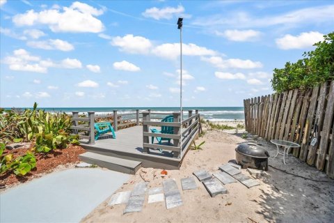 House in Melbourne Beach, Florida 5 bedrooms, 208.66 sq.m. № 1657338 - photo 10