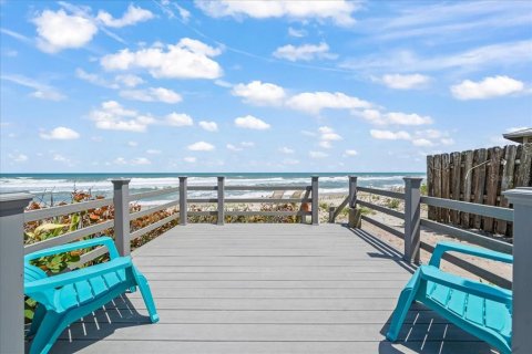 House in Melbourne Beach, Florida 5 bedrooms, 208.66 sq.m. № 1657338 - photo 8