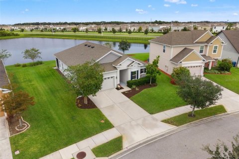 Villa ou maison à Wesley Chapel, Floride 3 chambres, 185.62 m2 № 2412528