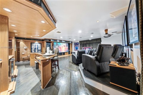 House in Plantation, Florida 4 bedrooms, 331.57 sq.m. № 1953401 - photo 2