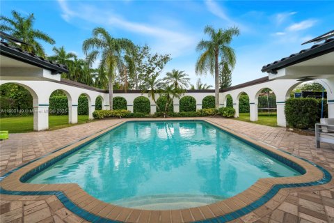 House in Plantation, Florida 4 bedrooms, 331.57 sq.m. № 1953401 - photo 22