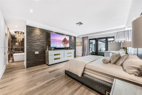 House in Plantation, Florida 4 bedrooms, 331.57 sq.m. № 1953401 - photo 10