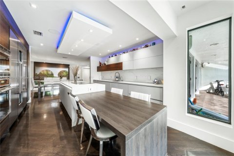 House in Plantation, Florida 4 bedrooms, 331.57 sq.m. № 1953401 - photo 9