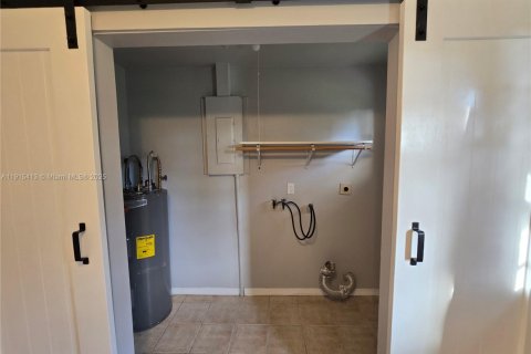 Casa en venta en Stuart, Florida, 3 dormitorios, 99.68 m2 № 2016077 - foto 13