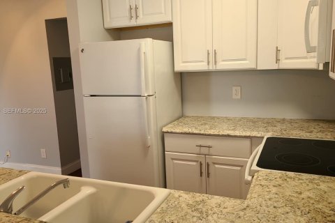 Condominio en alquiler en West Palm Beach, Florida, 1 dormitorio, 52.95 m2 № 1983858 - foto 3