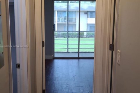 Condominio en alquiler en West Palm Beach, Florida, 1 dormitorio, 52.95 m2 № 1983858 - foto 6