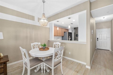 Condo in Bradenton, Florida, 2 bedrooms  № 1532420 - photo 9