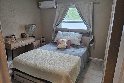 Villa ou maison à vendre à Florida City, Floride: 2 chambres, 120.31 m2 № 2256876 - photo 4