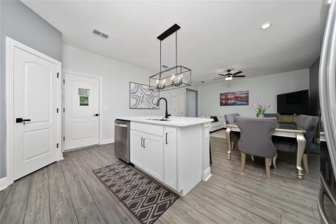 Casa en venta en Kissimmee, Florida, 4 dormitorios, 168.8 m2 № 1773566 - foto 7