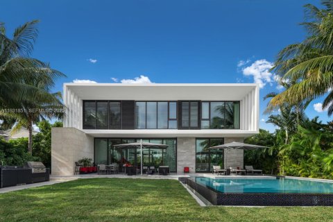 Casa en venta en Miami Beach, Florida, 7 dormitorios, 703.55 m2 № 1990546 - foto 5