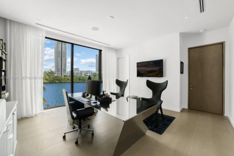 Casa en venta en Miami Beach, Florida, 7 dormitorios, 703.55 m2 № 1990546 - foto 30