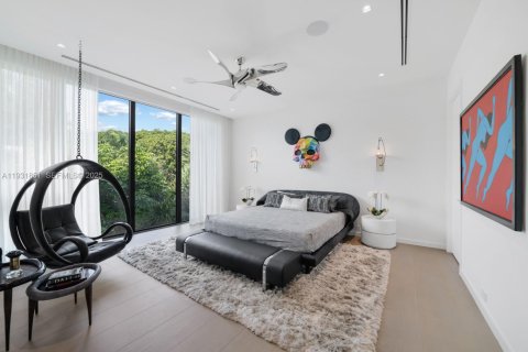 Casa en venta en Miami Beach, Florida, 7 dormitorios, 703.55 m2 № 1990546 - foto 28