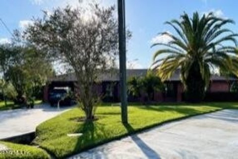 Villa ou maison à louer à East Palatka, Floride: 3 chambres, 147.99 m2 № 778300 - photo 1