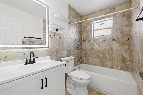 Copropriété à louer à Miami, Floride: 2 chambres, 83.61 m2 № 2323456 - photo 6