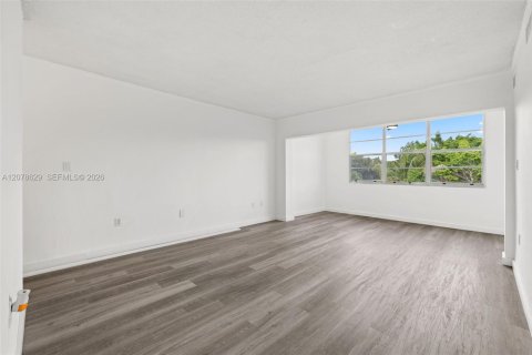 Copropriété à louer à Miami, Floride: 2 chambres, 83.61 m2 № 2323456 - photo 11
