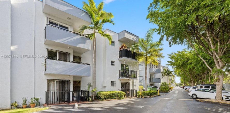 Condo à Miami, Floride, 2 chambres  № 2323456