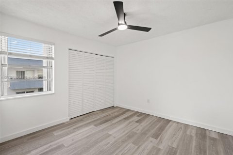 Copropriété à louer à Miami, Floride: 2 chambres, 83.61 m2 № 2323456 - photo 9