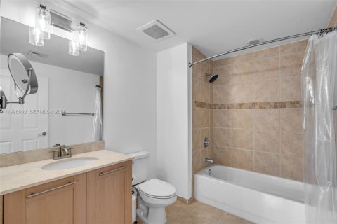 Condominio en venta en Fort Lauderdale, Florida, 2 dormitorios, 128.11 m2 № 2058759 - foto 21