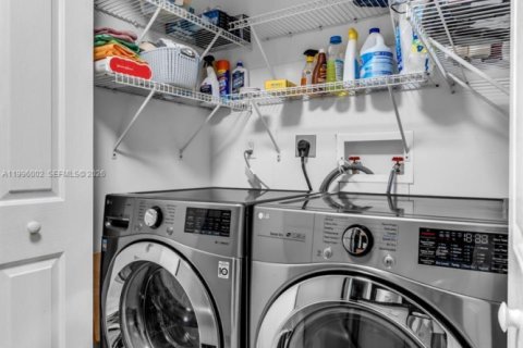 Condominio en venta en Fort Lauderdale, Florida, 2 dormitorios, 128.11 m2 № 2058759 - foto 22