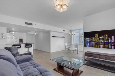 Condominio en venta en Fort Lauderdale, Florida, 2 dormitorios, 128.11 m2 № 2058759 - foto 2