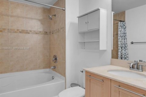 Condominio en venta en Fort Lauderdale, Florida, 2 dormitorios, 128.11 m2 № 2058759 - foto 17