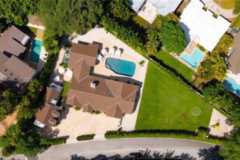 Villa ou maison à vendre à Miami, Floride: 7 chambres, 487.55 m2 № 2433929 - photo 2