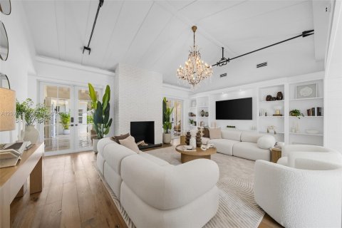 Villa ou maison à vendre à Miami, Floride: 7 chambres, 487.55 m2 № 2433929 - photo 13