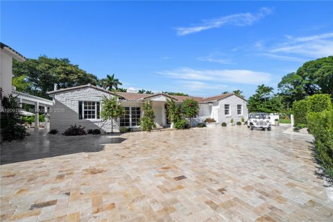 Villa ou maison à vendre à Miami, Floride: 7 chambres, 487.55 m2 № 2433929 - photo 5