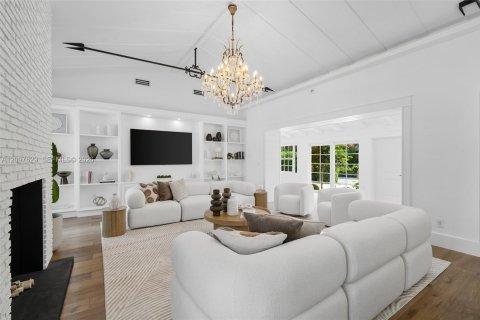 Villa ou maison à vendre à Miami, Floride: 7 chambres, 487.55 m2 № 2433929 - photo 14