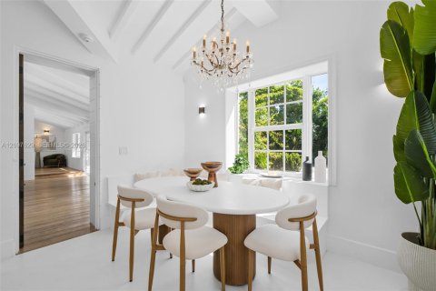 Villa ou maison à vendre à Miami, Floride: 7 chambres, 487.55 m2 № 2433929 - photo 21
