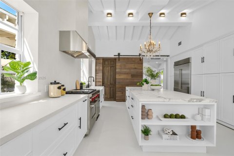 Villa ou maison à vendre à Miami, Floride: 7 chambres, 487.55 m2 № 2433929 - photo 20