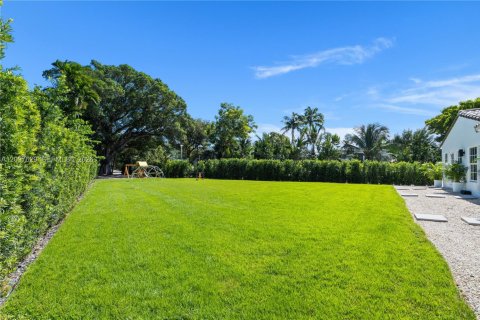 Villa ou maison à vendre à Miami, Floride: 7 chambres, 487.55 m2 № 2433929 - photo 10