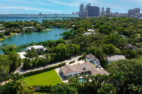 Villa ou maison à Miami, Floride 7 chambres, 487.55 m2 № 2433929