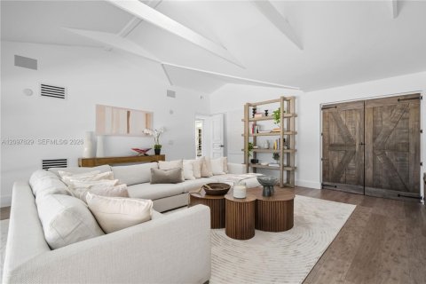 Villa ou maison à vendre à Miami, Floride: 7 chambres, 487.55 m2 № 2433929 - photo 30
