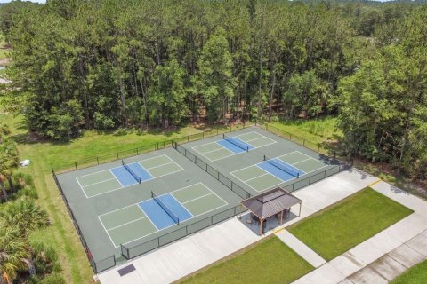 House in Brooksville, Florida 3 bedrooms, 247.77 sq.m. № 2220742 - photo 15