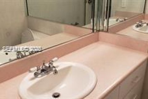 Condominio en alquiler en Davie, Florida, 1 dormitorio, 83.61 m2 № 1993574 - foto 15