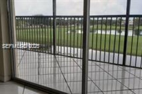 Condominio en alquiler en Davie, Florida, 1 dormitorio, 83.61 m2 № 1993574 - foto 9