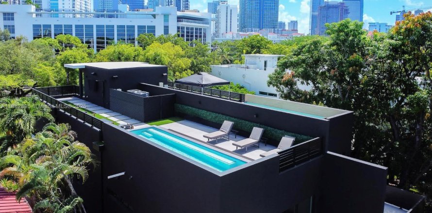 Дом в Майами, Флорида 3 комнаты, 276.85м2 № 2034337