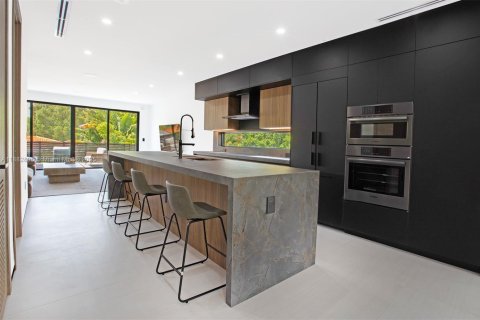 Купить виллу или дом в Майами, Флорида 3 комнаты, 276.85м2, № 2034337 - фото 13